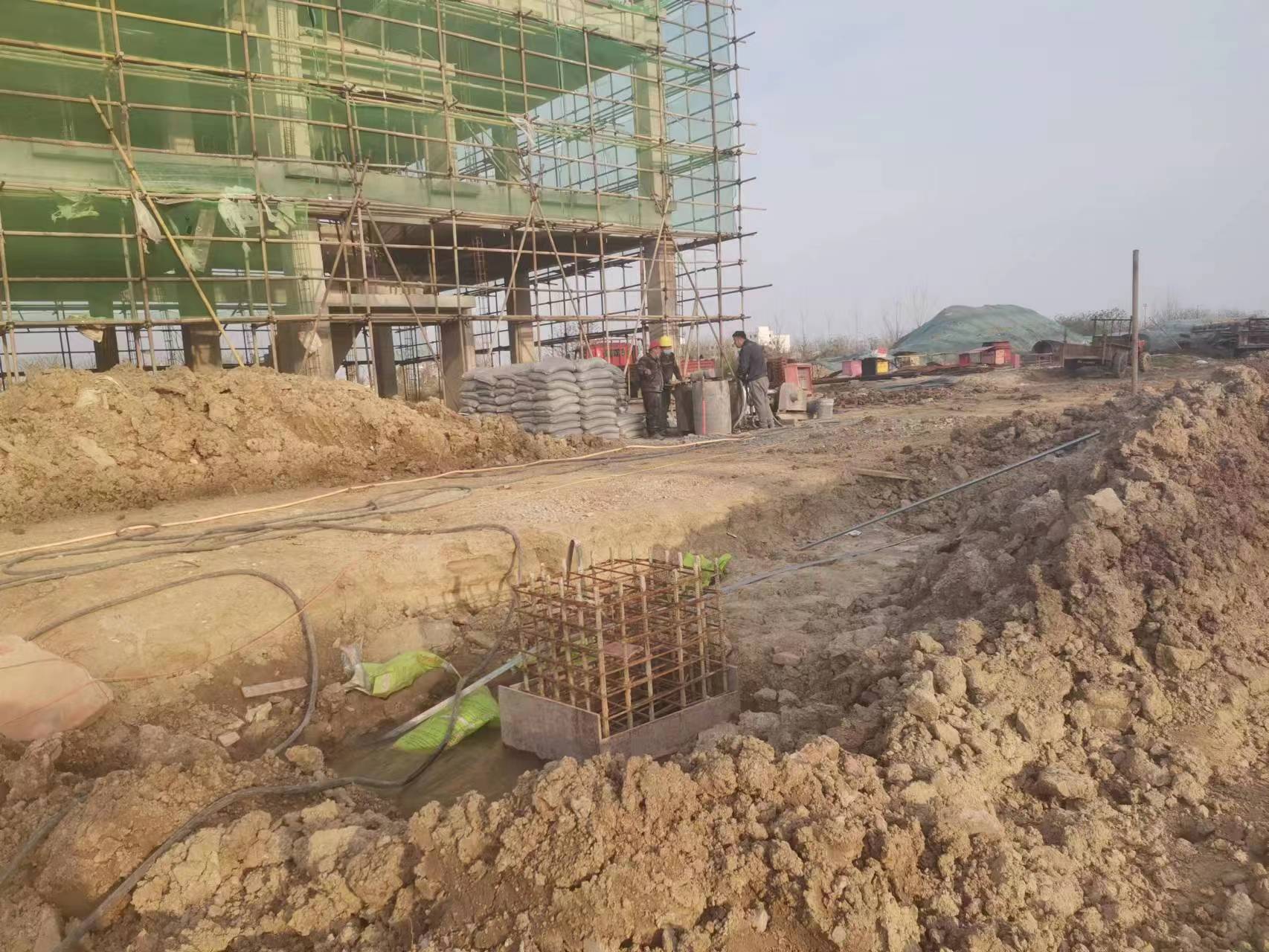 头屯河当桥梁出现裂缝的时候应该及时加固修补